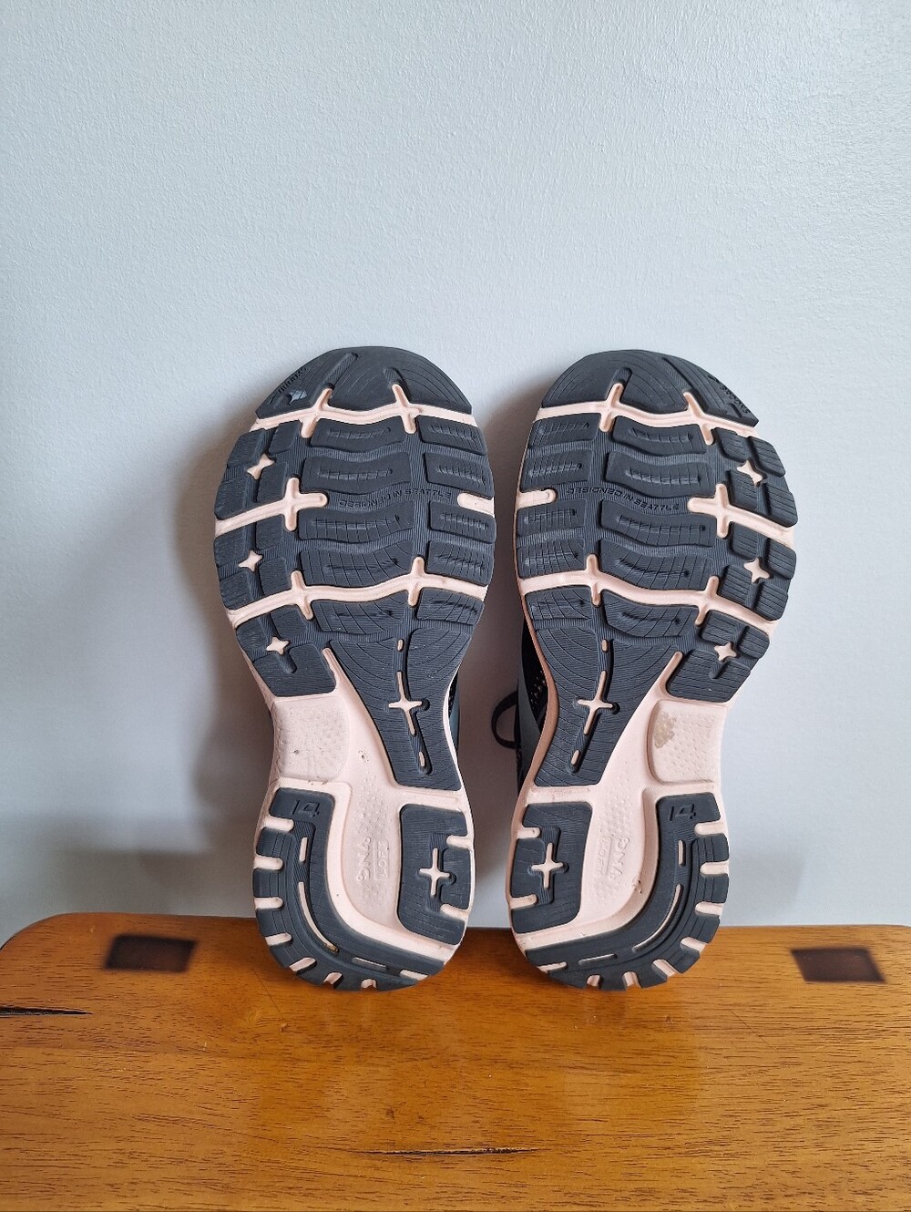 Brooks Ghost 14 Black Peach Women's Size 8 - Picture 5 of 10